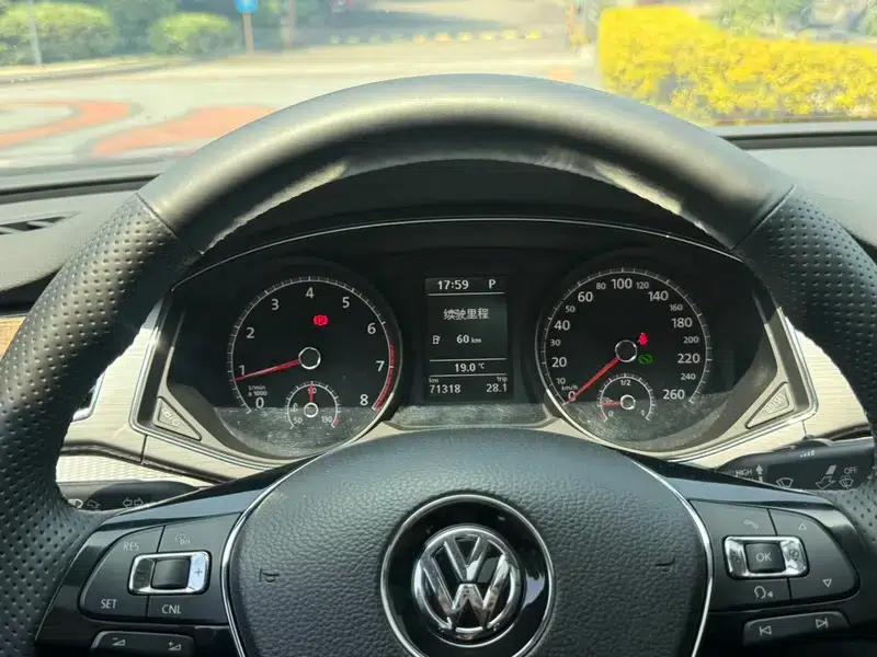 2017 Passat 330TSI DSG Premium Edition — миниатюра 9