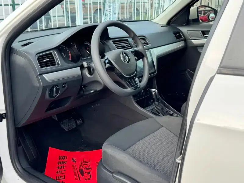 2017 Volkswagen Lavida 1.6L Automatic Fashion Edition — миниатюра 11