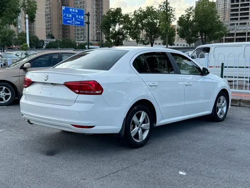 2017 Volkswagen Lavida 1.6L Automatic Fashion Edition — миниатюра 6