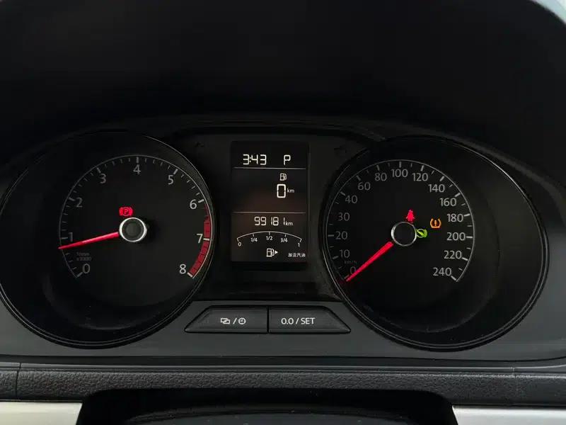 2017 Volkswagen Lavida 1.6L Automatic Fashion Edition — миниатюра 9