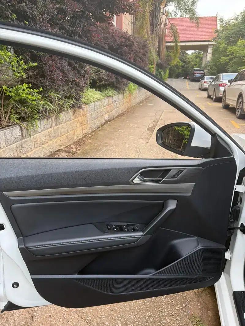 2021 Volkswagen Lavida 280TSI DSG Comfort Edition — миниатюра 13