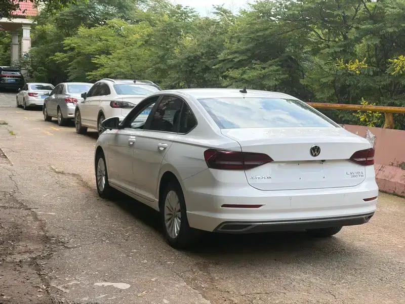 2021 Volkswagen Lavida 280TSI DSG Comfort Edition — миниатюра 4