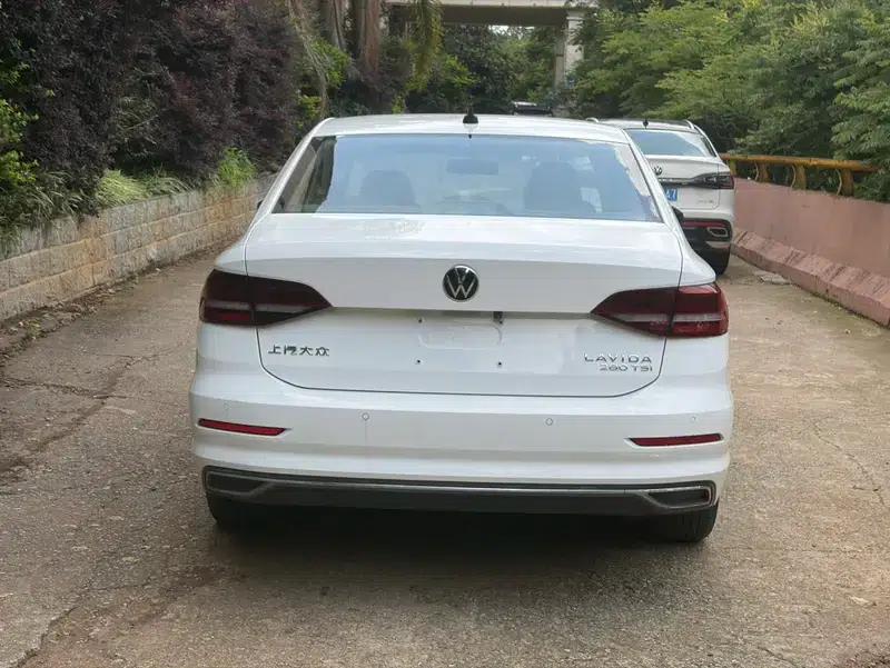 2021 Volkswagen Lavida 280TSI DSG Comfort Edition — миниатюра 5