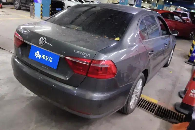 2013 Volkswagen Lavida Classic Facelift 1.6L Automatic Comfort Edition — миниатюра 3