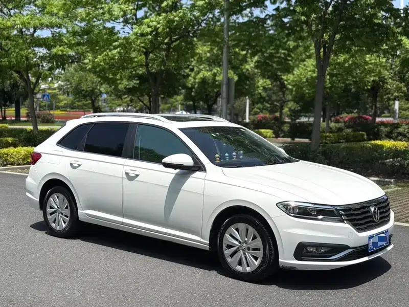 2019 Volkswagen Lavida Hatchback 280TSI DSG Comfort Edition (China VI Emission Standard) — миниатюра 3