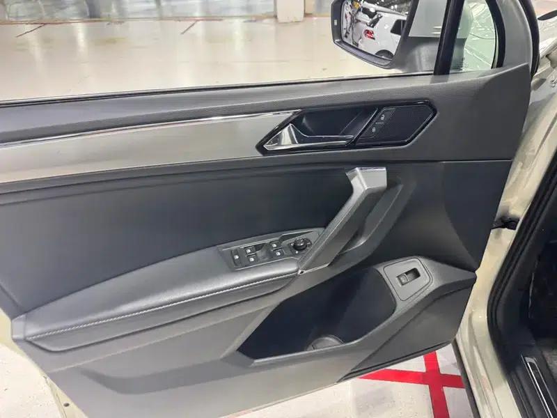 Tiguan L 2017 330TSI Automatic 2WD Flagship Edition — миниатюра 12