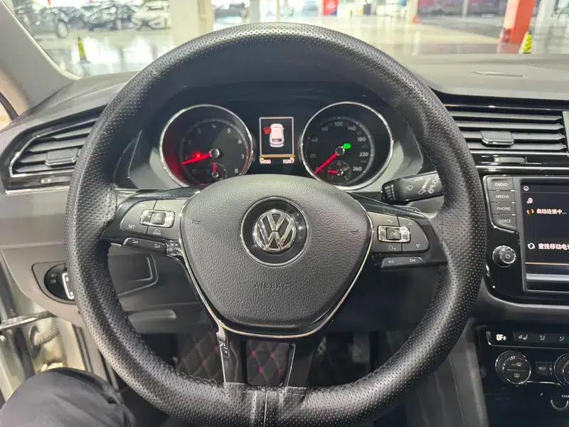 Tiguan L 2017 330TSI Automatic 2WD Flagship Edition — миниатюра 16