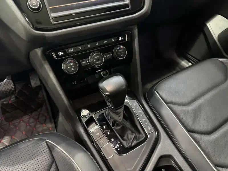 Tiguan L 2017 330TSI Automatic 2WD Flagship Edition — миниатюра 17