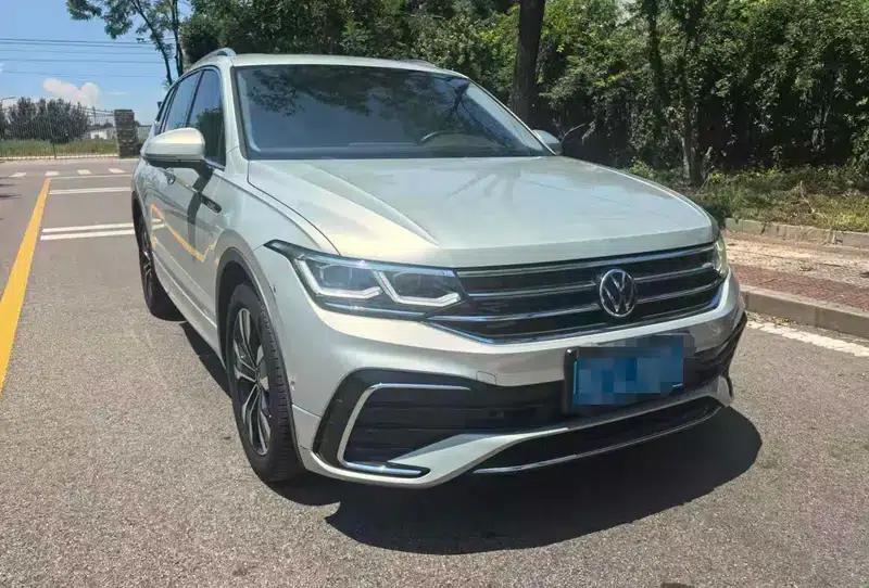 Tiguan L 2022 330TSI Automatic 2WD R-Line Flagship Edition — миниатюра 2