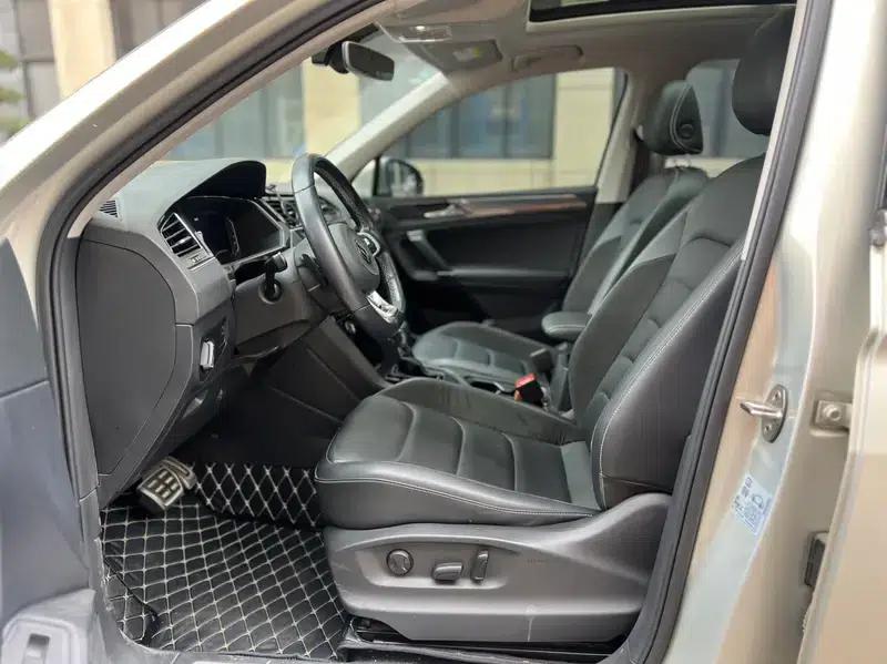 Tiguan L 2021 330TSI Automatic 2WD R-Line Premium Edition — миниатюра 12