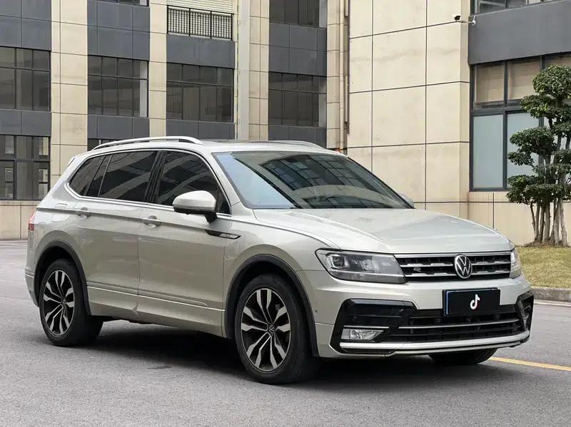Tiguan L 2021 330TSI Automatic 2WD R-Line Premium Edition — миниатюра 3