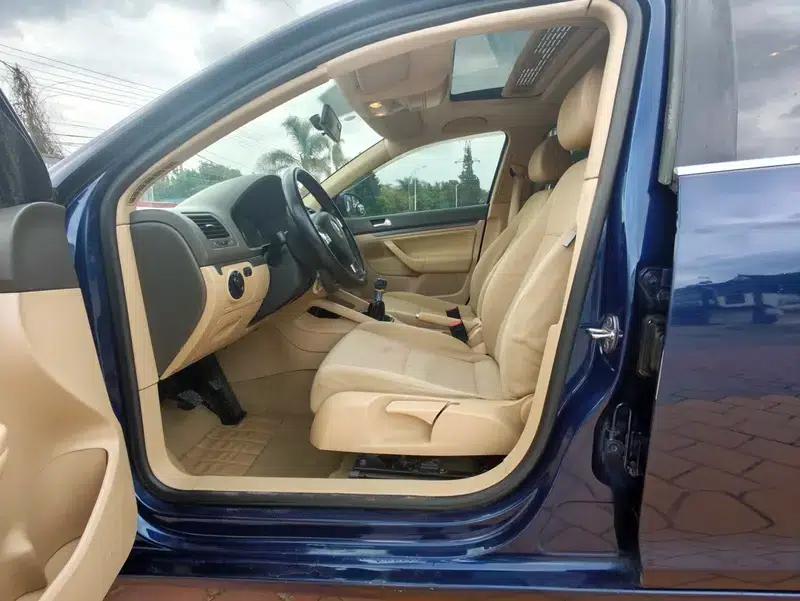 2009 Volkswagen Sagitar 1.6L Manual Comfort Model — миниатюра 16