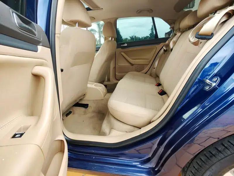 2009 Volkswagen Sagitar 1.6L Manual Comfort Model — миниатюра 18