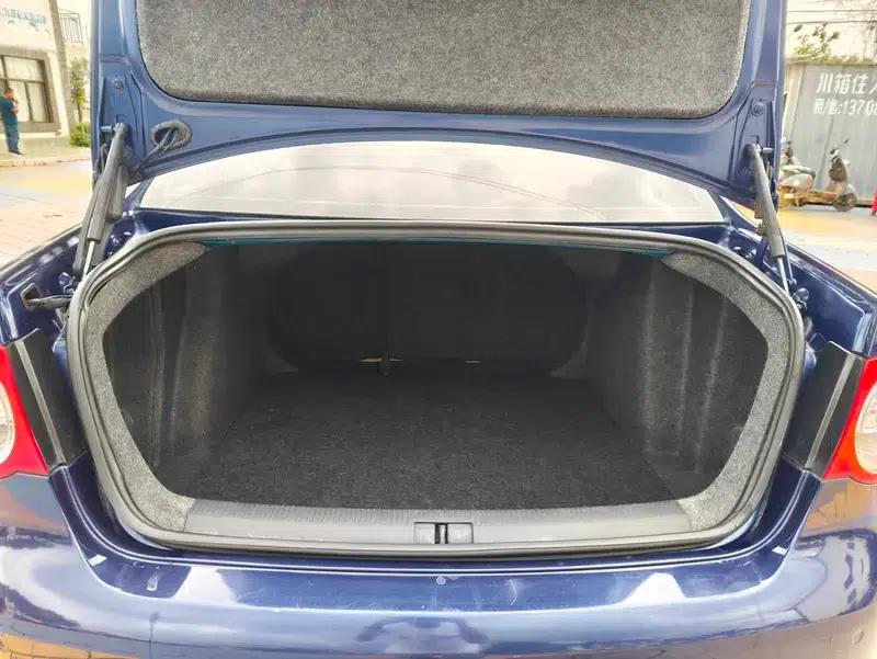 2009 Volkswagen Sagitar 1.6L Manual Comfort Model — миниатюра 19