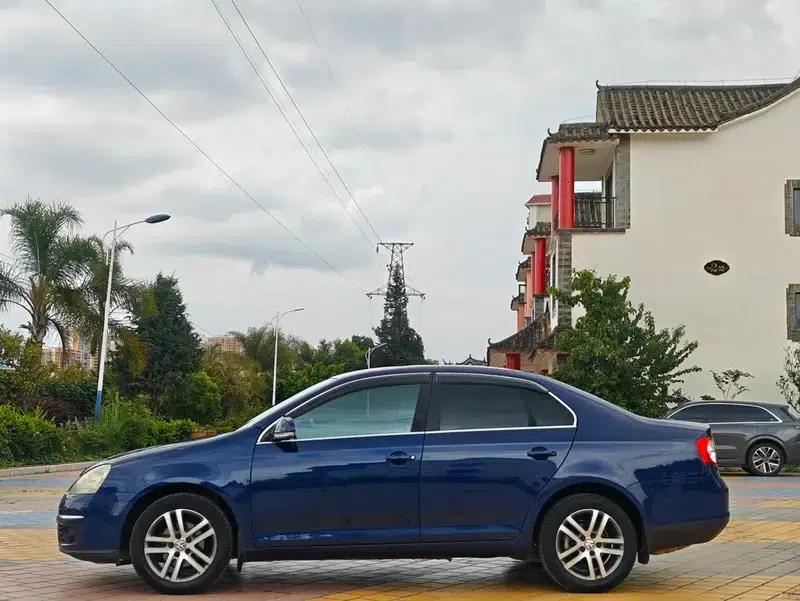 2009 Volkswagen Sagitar 1.6L Manual Comfort Model — миниатюра 4