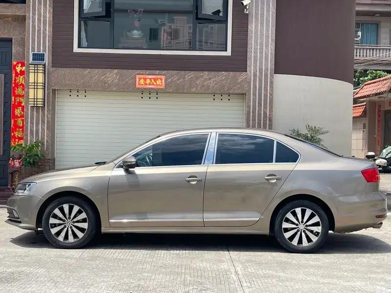 2018 Volkswagen Sagitar 280TSI DSG Luxury — миниатюра 3
