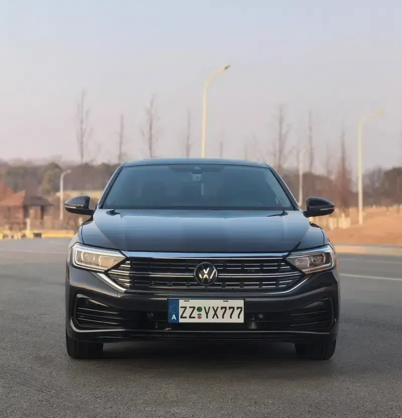 2023 Volkswagen Sagitar 300TSI DSG Super Edition — миниатюра 2