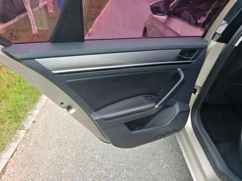 2017 Volkswagen Bora 1.6L Automatic Comfort Model — миниатюра 8
