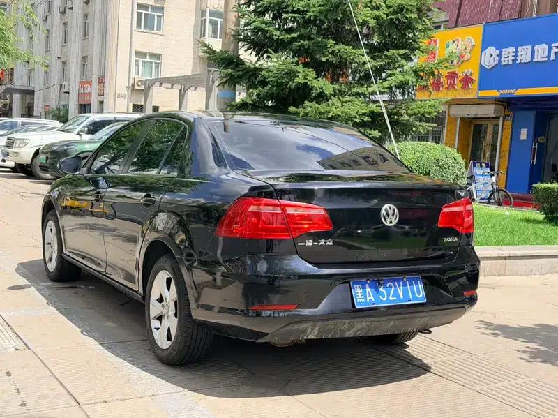 2014 Volkswagen Bora 1.6L Automatic Comfort Model — миниатюра 4