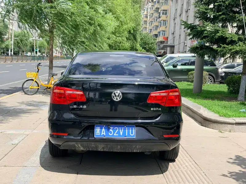 2014 Volkswagen Bora 1.6L Automatic Comfort Model — миниатюра 5