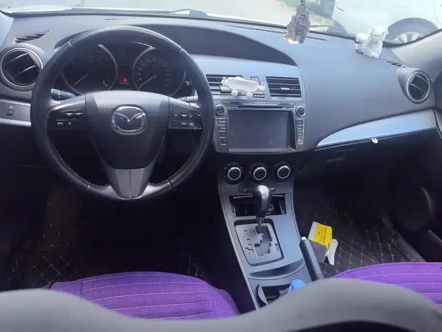 Mazda 3 Axela 2013 Sedan 1.6L Automatic Elite — миниатюра 12