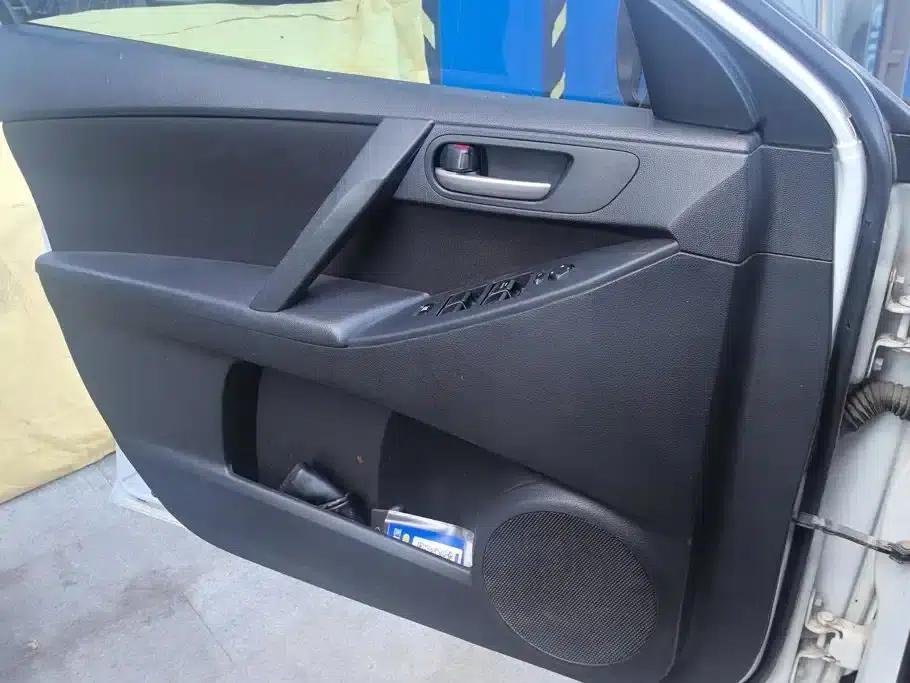 Mazda 3 Axela 2013 Sedan 1.6L Automatic Elite — миниатюра 7