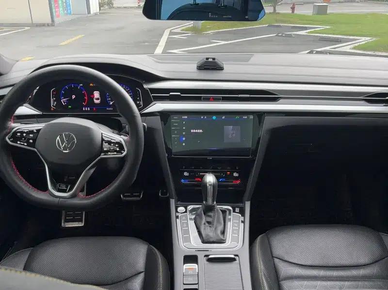 Volkswagen CC 2023 380TSI Striking Edition — миниатюра 13
