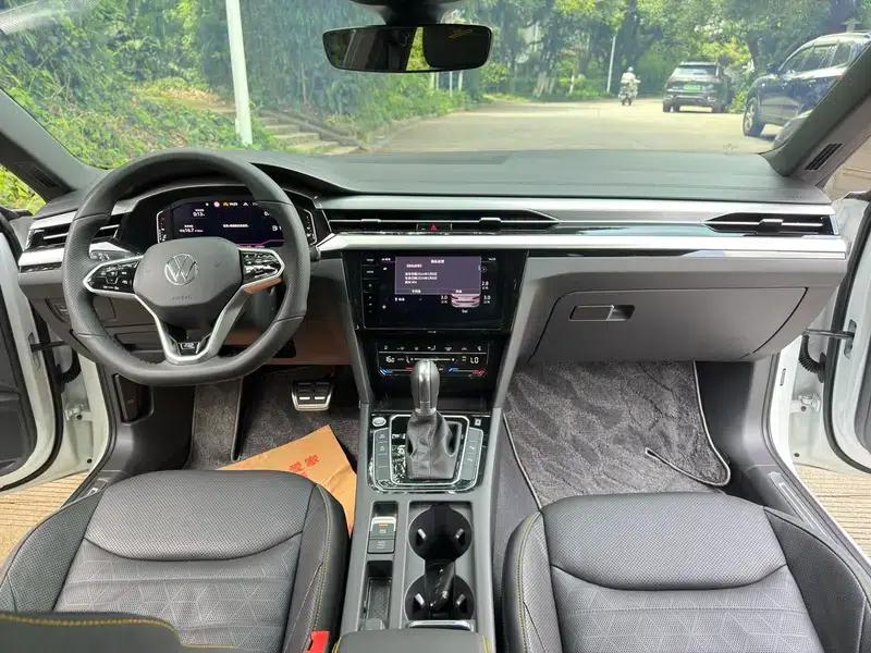 Volkswagen CC 2025 380TSI - Eye-Catching Edition — миниатюра 10