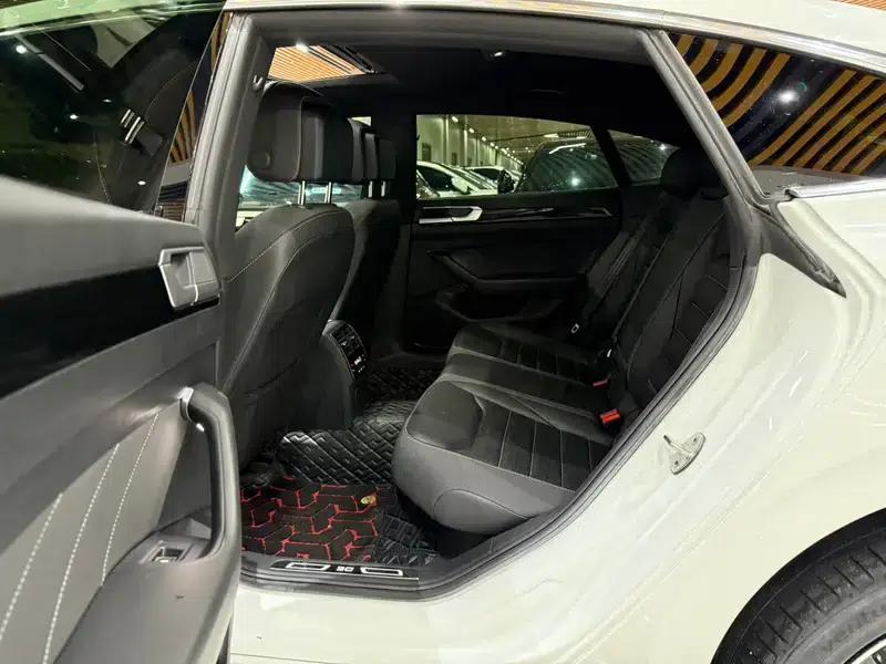 Volkswagen CC 2021 380TSI Striking Edition — миниатюра 10