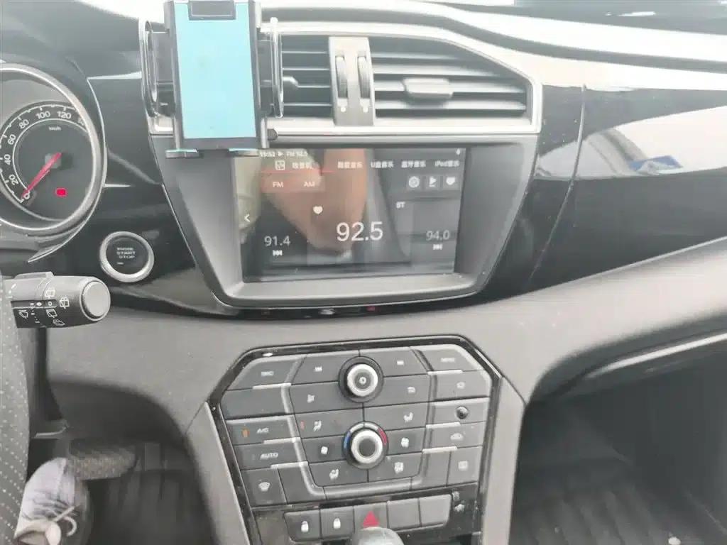 2016 GS 1.5TGI TST Luxury Edition — миниатюра 14