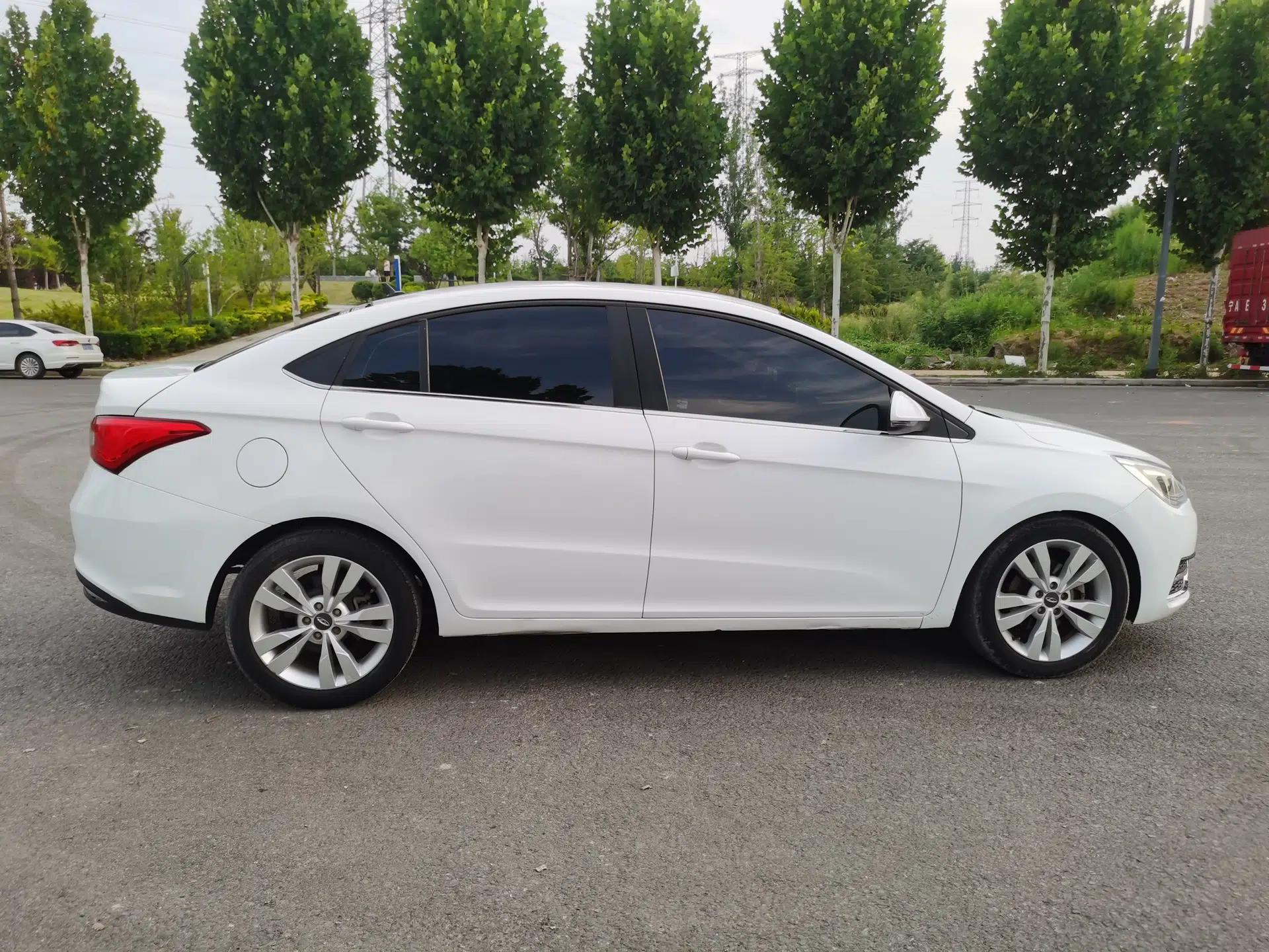 Chery Arrizo 5 2016 1.5L CVT Trendsetting Edition — миниатюра 3