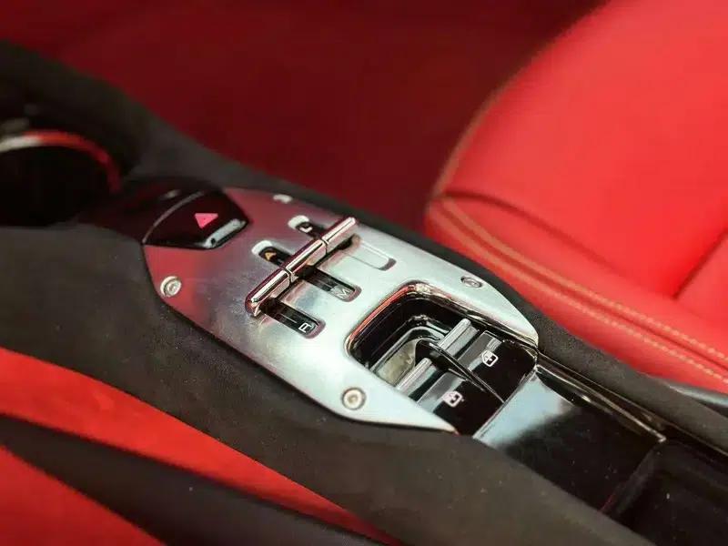 Ferrari 296 2021 3.0T V6 GTB — миниатюра 7
