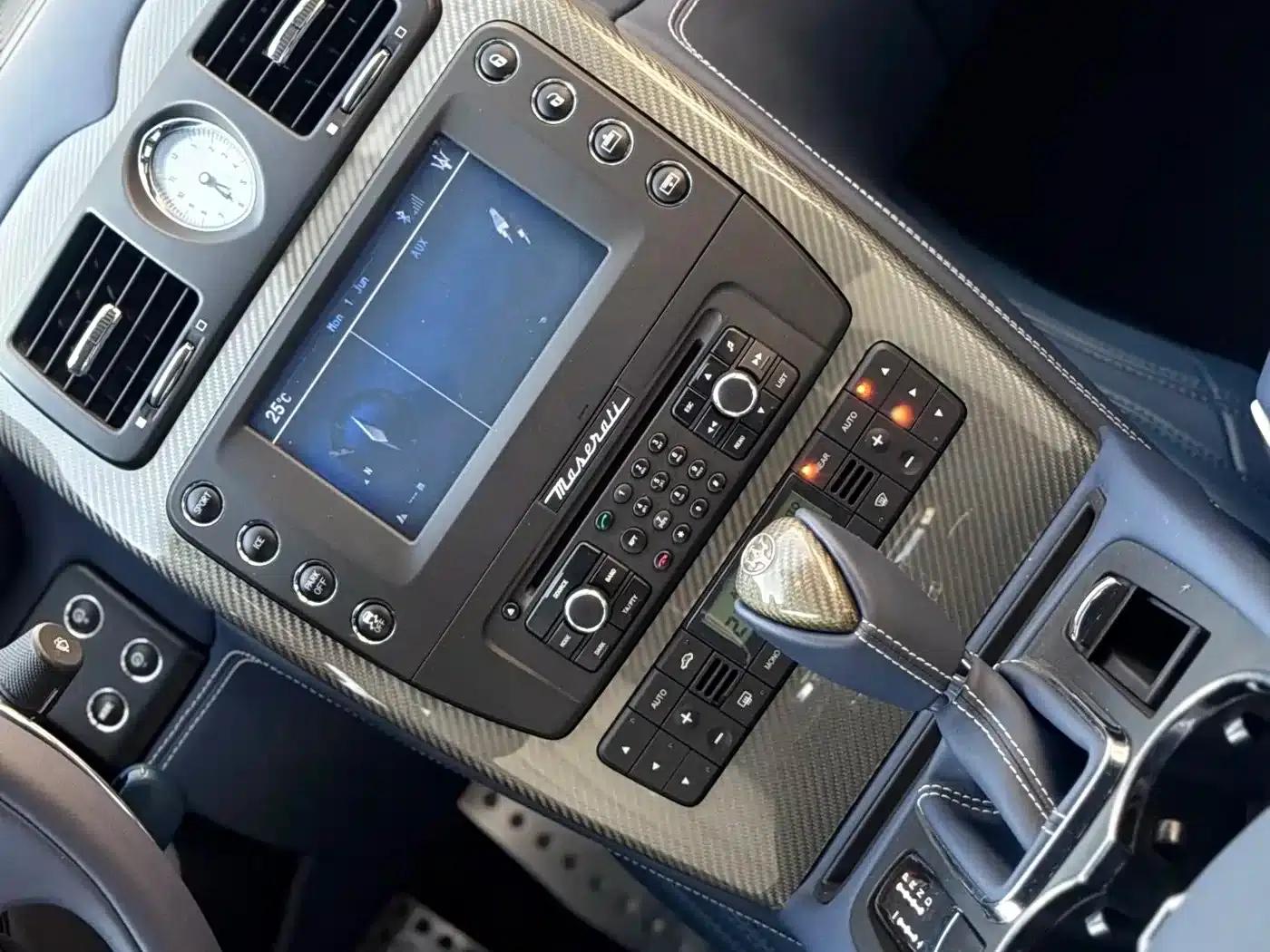 2010 Quattroporte 4.7L Sport Edition — миниатюра 11