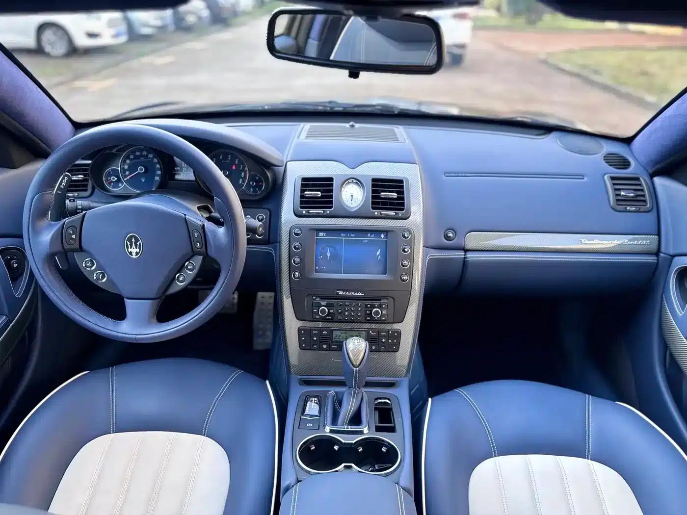 2010 Quattroporte 4.7L Sport Edition — миниатюра 10