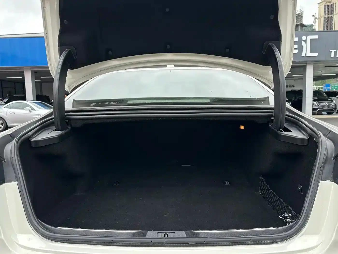Presidential Edition 2013 3.0T Standard Edition — миниатюра 15