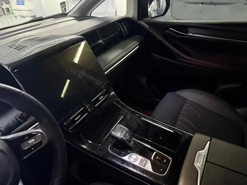 Trumpchi M8 2024 Master Series 2.0TGDI Premium Edition — миниатюра 10