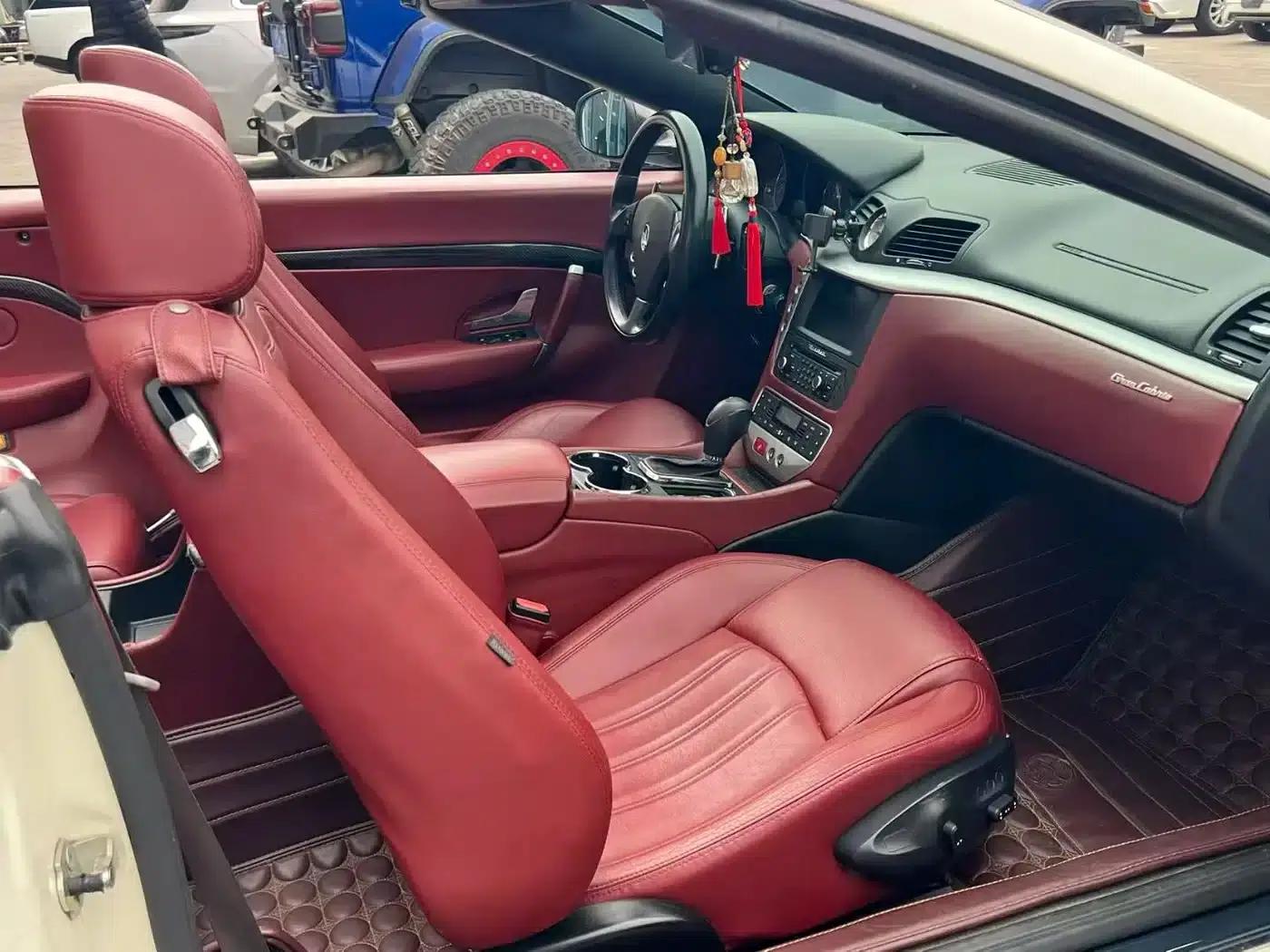 GranCabrio 2010 4.7L Automatic — миниатюра 5