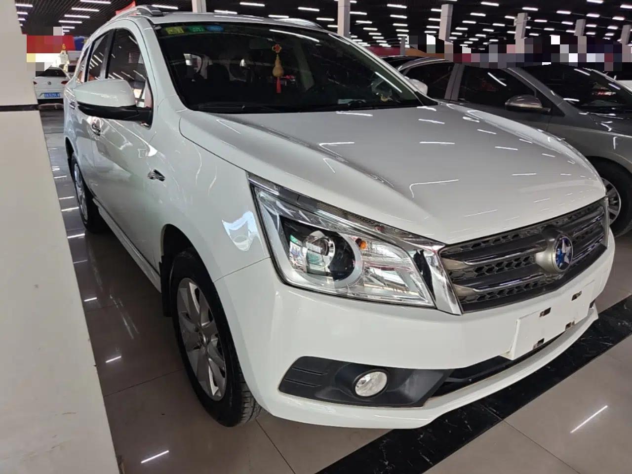 Venucia T70 2015 2.0L CVT Smart Edition — миниатюра 3