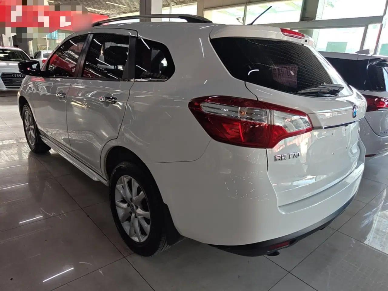 Venucia T70 2015 2.0L CVT Smart Edition — миниатюра 4