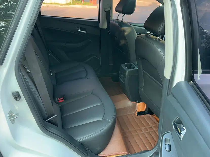 Venucia T70 2015 2.0L CVT Smart Edition — миниатюра 31
