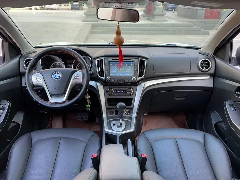 Venucia T70 2015 2.0L CVT Smart Edition — миниатюра 35