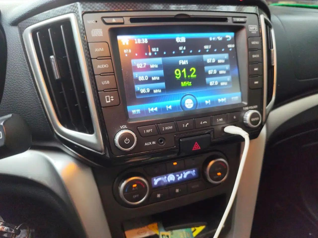 Venucia T70 2015 2.0L CVT Smart Edition — миниатюра 13