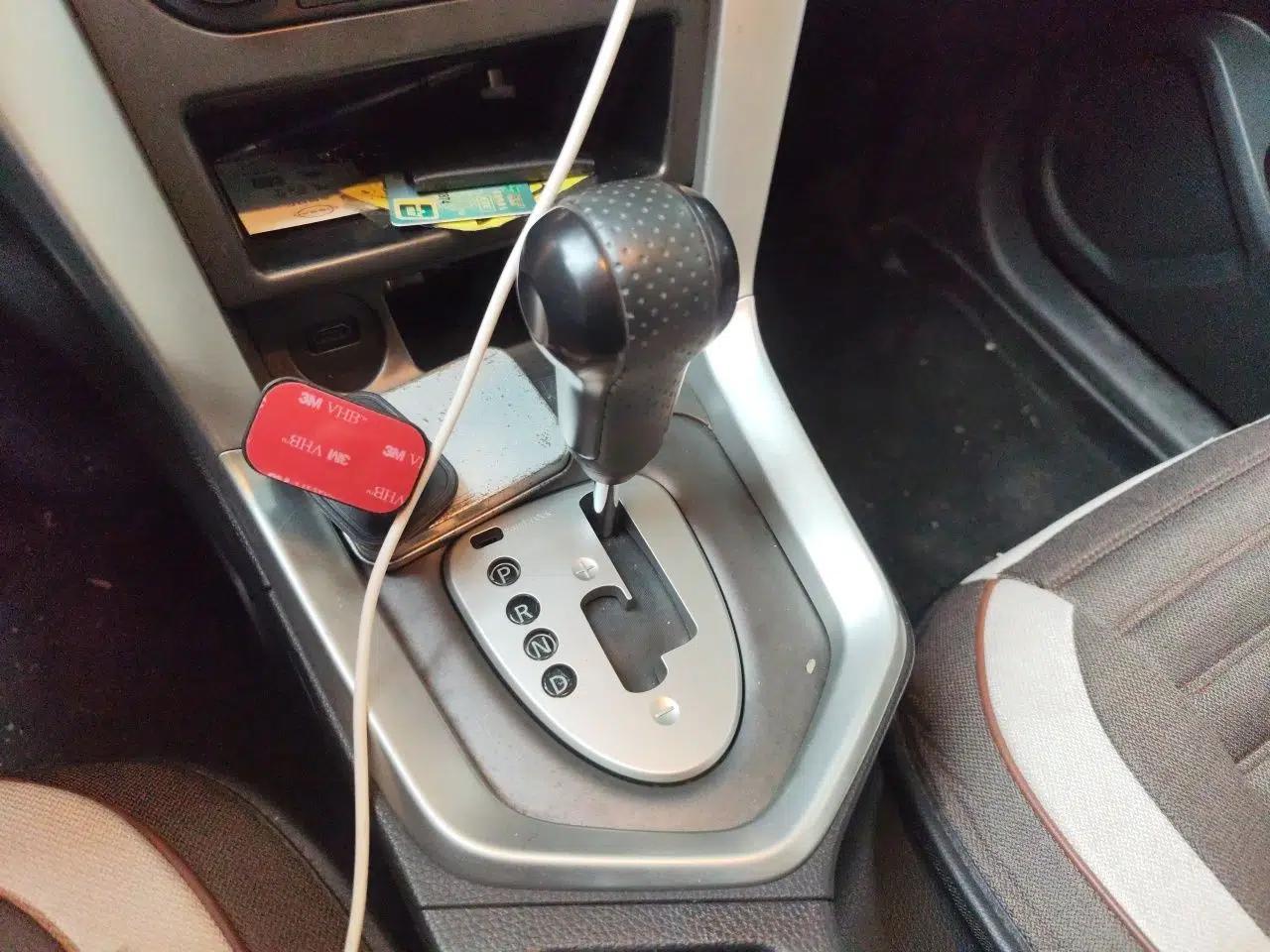 Venucia T70 2015 2.0L CVT Smart Edition — миниатюра 14
