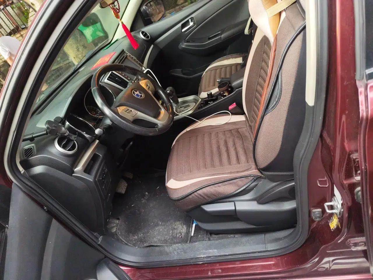 Venucia T70 2015 2.0L CVT Smart Edition — миниатюра 15
