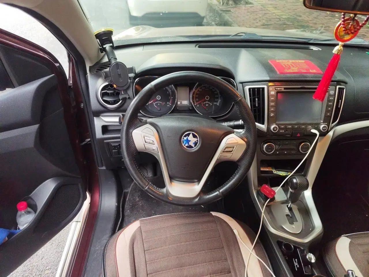 Venucia T70 2015 2.0L CVT Smart Edition — миниатюра 10