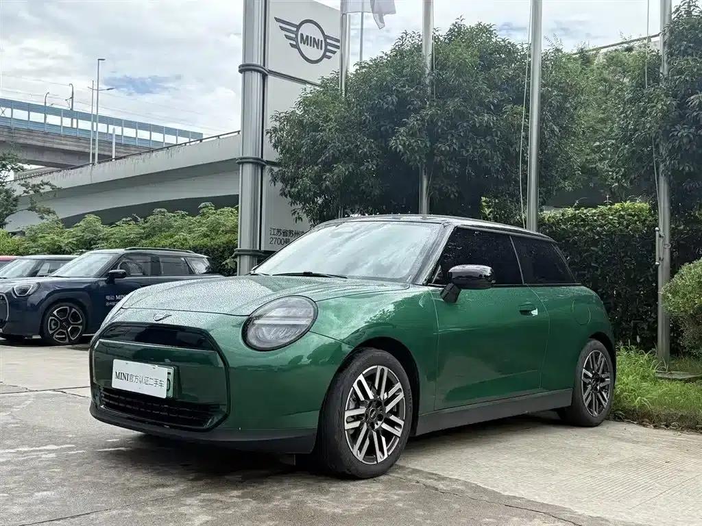 2024 Electric MINI Cooper (456km/h) - Classic Style — миниатюра 1