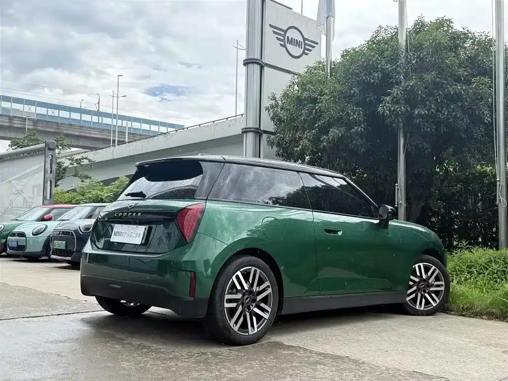 2024 Electric MINI Cooper (456km/h) - Classic Style — миниатюра 4