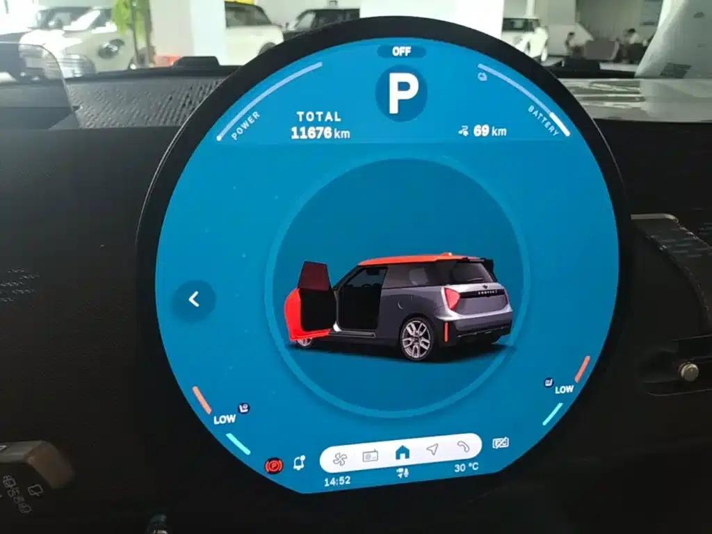 2024 Electric MINI Cooper SE Racer (452km) — миниатюра 12