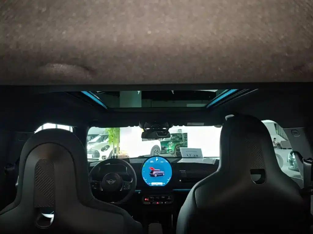 2024 Electric MINI Cooper SE Racer (452km) — миниатюра 18