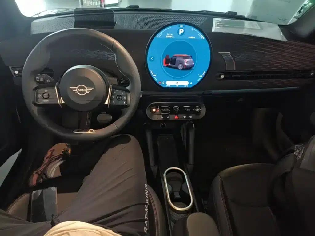 2024 Electric MINI Cooper SE Racer (452km) — миниатюра 10